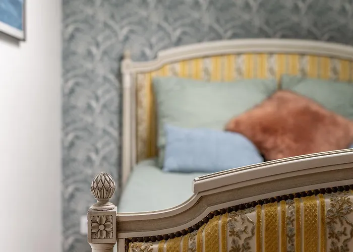 Petit Gite D\'Arriere-Cour Au Pied Du Chateau