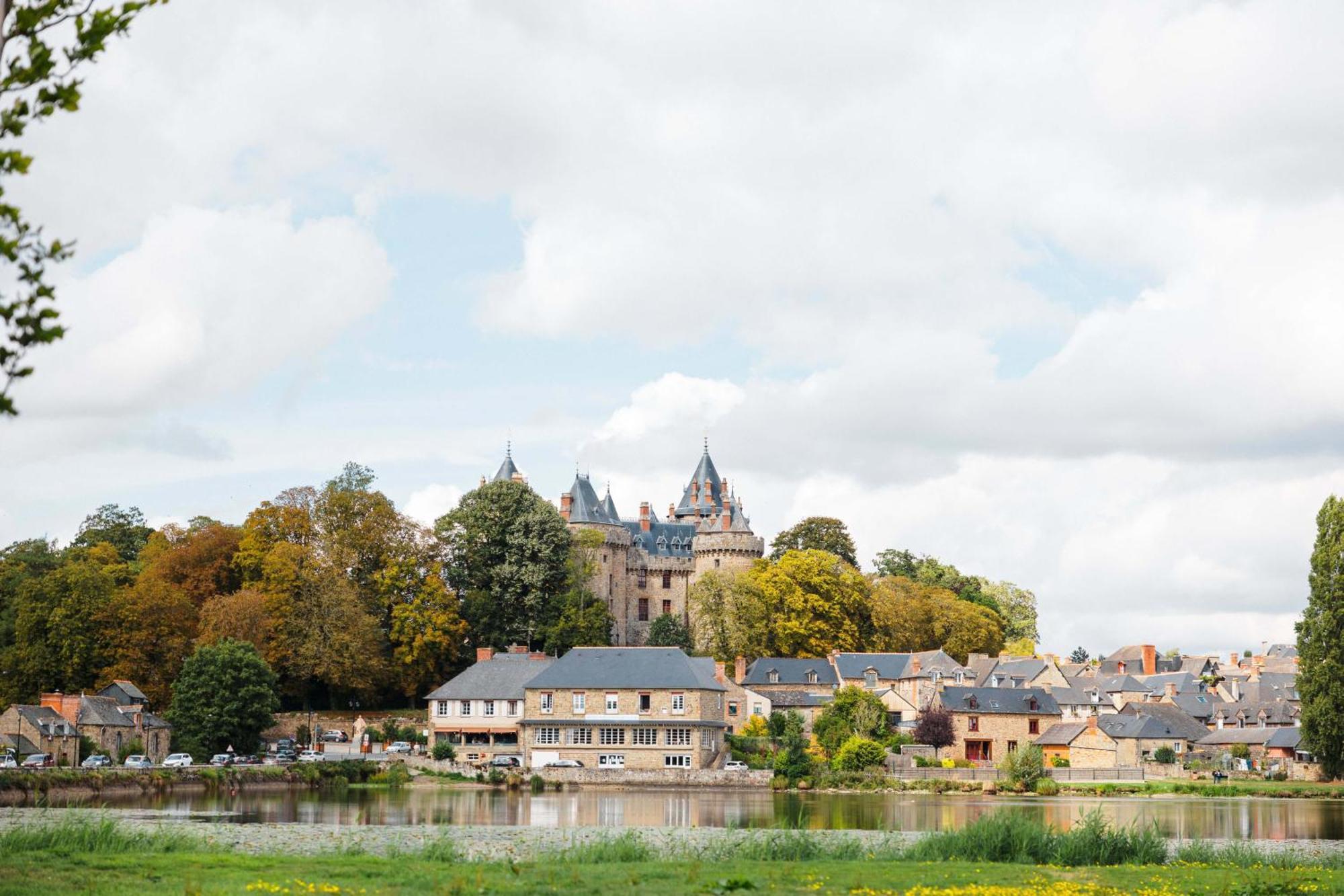 Petit D'arriere-cour Au Pied Du Chateau Holiday home Combourg